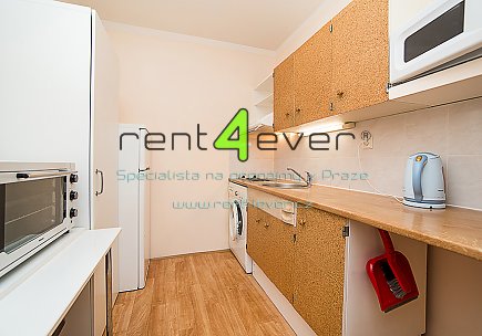 Pronájem bytu, Stodůlky, Klukovická, byt 2+kk, 48 m2, po rekonstrukci, sklep, vybavený nábytkem, Rent4Ever.cz