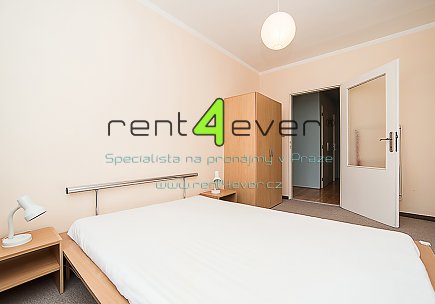 Pronájem bytu, Stodůlky, Klukovická, byt 2+kk, 48 m2, po rekonstrukci, sklep, vybavený nábytkem, Rent4Ever.cz