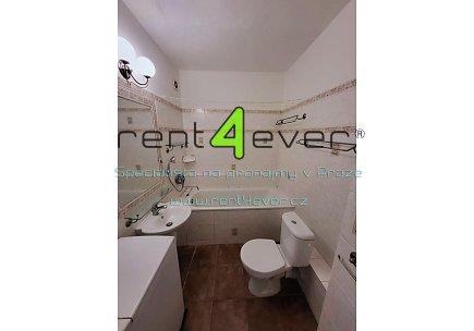 Pronájem bytu, Letňany, Nýdecká, byt 1+kk, 31 m2, po rekonstrukci, výtah, zařízený nábytkem, Rent4Ever.cz