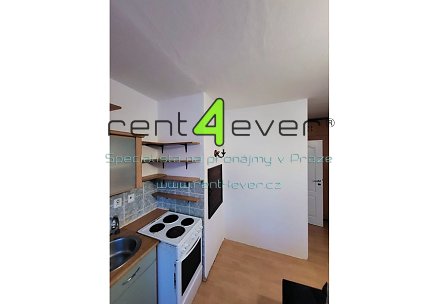 Pronájem bytu, Letňany, Nýdecká, byt 1+kk, 31 m2, po rekonstrukci, výtah, zařízený nábytkem, Rent4Ever.cz