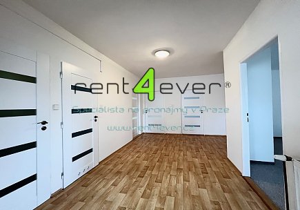 Pronájem bytu, Hostivař, Zápotoční, byt 3+1, 96 m2, v rodinném domě, lodžie, nezařízený nábytkem, Rent4Ever.cz