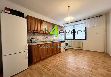 Pronájem bytu, Hostivař, Zápotoční, byt 3+1, 96 m2, v rodinném domě, lodžie, nezařízený nábytkem, Rent4Ever.cz