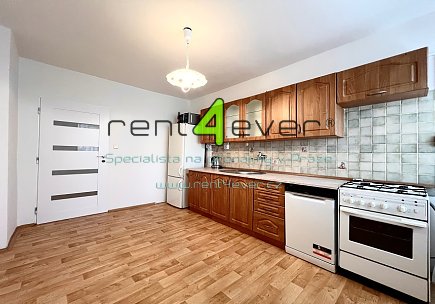 Pronájem bytu, Hostivař, Zápotoční, byt 3+1, 96 m2, v rodinném domě, lodžie, nezařízený nábytkem, Rent4Ever.cz