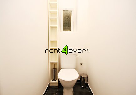 Pronájem bytu, Vršovice, Bulharská, byt 1+1, 43 m2 po rekonstrukci, s balkonem, komora, nezařízený, Rent4Ever.cz