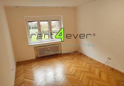 Pronájem bytu, Vršovice, Bulharská, byt 1+1, 43 m2 po rekonstrukci, s balkonem, komora, nezařízený, Rent4Ever.cz