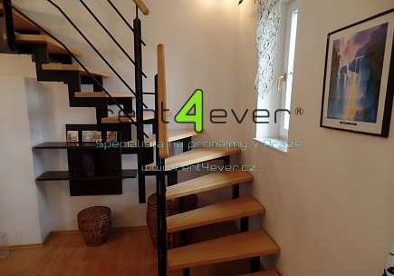 Pronájem bytu, Řitka, Pod Bučinou, 2+1 ve vile, 114 m2, po rekonstrukci, terasa, zahrada, zařízený, Rent4Ever.cz