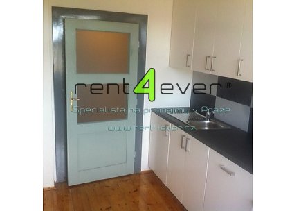 Pronájem bytu, Michle, Na úlehli, byt 2+1, 72 m2, cihla, po rekonstrukci, komora, zařízený nábytkem, Rent4Ever.cz