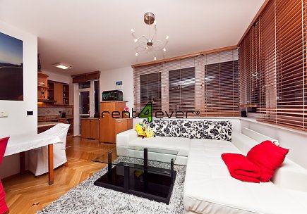 Pronájem bytu, Hlubočepy, Štěpařská, byt  2+kk, 65 m2 s terasou 35 m2, garáž, částečně zařízený, Rent4Ever.cz