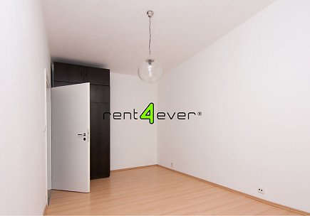 Pronájem bytu, Metro A Petřiny, ul. Křenova, 2+kk, 42 m2, balkon, garáž, sklep, komora, výtah, Rent4Ever.cz