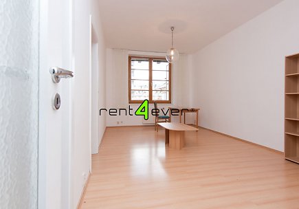 Pronájem bytu, Metro A Petřiny, ul. Křenova, 2+kk, 42 m2, balkon, garáž, sklep, komora, výtah, Rent4Ever.cz