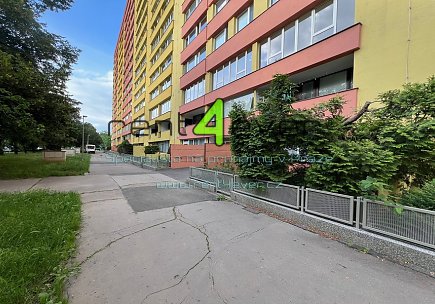 Pronájem bytu, Bohnice, Hlivická, 3+kk, 62 m2, sklep, komora, výtah, částečně zařízený, Rent4Ever.cz