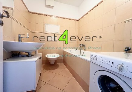 Pronájem bytu, Kbely, Pod Nouzovem, byt 1+kk, 28 m2, novostavba, terasa, komora, částečně vybavený, Rent4Ever.cz