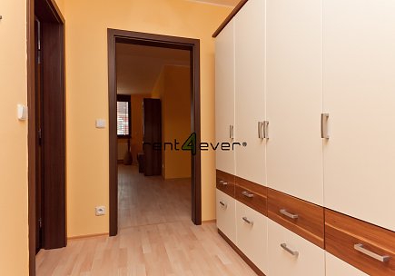 Pronájem bytu, Metro B Palmovka, Na žertvách, byt 2+kk, 52 m2, novostavba, bezbariérový, zařízený, Rent4Ever.cz