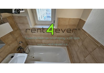 Pronájem bytu, Žižkov, Olšanské náměstí, byt 1+kk, 30 m2, sklep, částečně zařízený nábytkem, Rent4Ever.cz