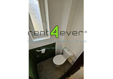 Pronájem bytu, Žižkov, Olšanské náměstí, byt 1+kk, 30 m2, sklep, částečně zařízený nábytkem, Rent4Ever.cz