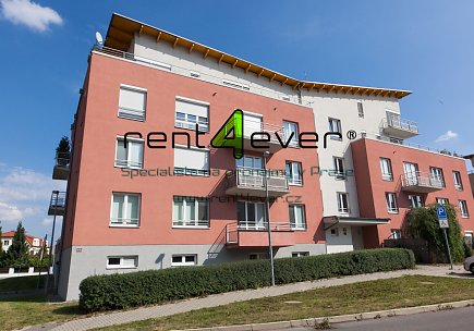 Pronájem bytu, Suchdol, Holubí, 1+kk, 35 m2, novostavba, cihla, balkon, garáž, nezařízený, Rent4Ever.cz