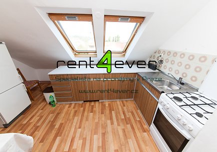 Pronájem bytu, Bubeneč, Albánská, byt 3+kk, 80 m2, cihla, šatna, zařízený nábytkem, Rent4Ever.cz