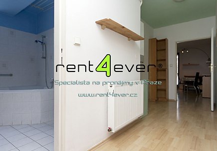 Pronájem bytu, Libeň, Nad Rokoskou, byt 2+kk, 55 m2, cihla, zahrada, výtah, zařízený, Rent4Ever.cz