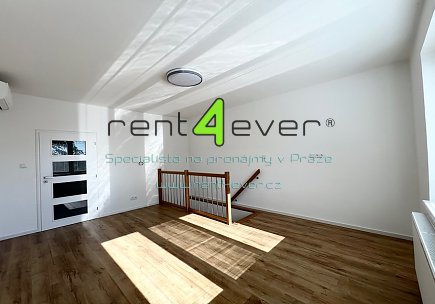 Pronájem bytu, Krč, Budějovická, mezonet 3+1, 98 m2, cihla, po rekonstrukci, částečně zařízený, Rent4Ever.cz