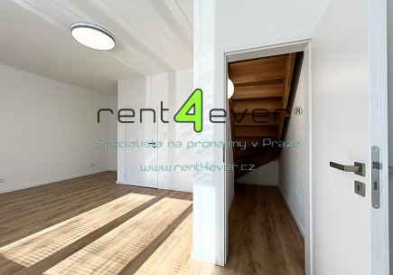 Pronájem bytu, Krč, Budějovická, mezonet 3+1, 98 m2, cihla, po rekonstrukci, částečně zařízený, Rent4Ever.cz