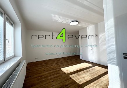 Pronájem bytu, Krč, Budějovická, mezonet 3+1, 98 m2, cihla, po rekonstrukci, částečně zařízený, Rent4Ever.cz