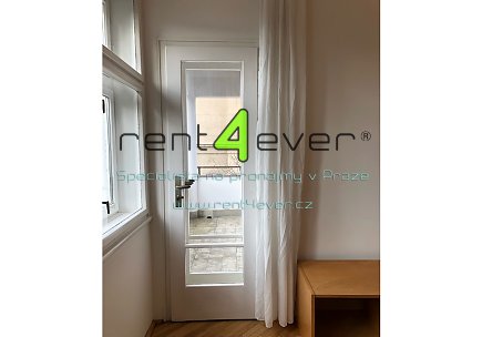 Pronájem bytu, Smíchov, Nad Popelkou, byt 2+1, 65 m2, cihla, lodžie, komora, částečně zařízený, Rent4Ever.cz