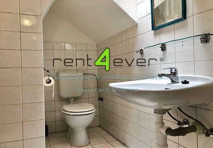 Pronájem bytu, Malá Strana, Újezd, mezonetový byt 5+1, 150 m2, cihla, komora, nezařízený nábytkem, Rent4Ever.cz