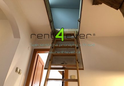 Pronájem bytu, Malá Strana, Újezd, mezonetový byt 5+1, 150 m2, cihla, komora, nezařízený nábytkem, Rent4Ever.cz