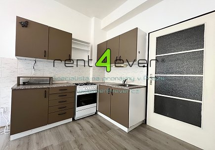 Pronájem bytu, Nusle, Pod Terebkou, byt 2+kk, 53 m2, cihla, komora, nezařízený nábytkem, Rent4Ever.cz