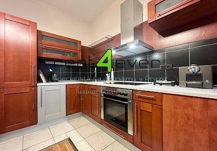 Pronájem bytu, Žižkov, Tachovské náměstí, byt 2+kk, 51 m2, po rekonstrukci, vybavený , Rent4Ever.cz