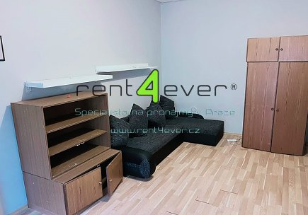 Pronájem bytu, Libeň, U Libeňského pivovaru, byt 1+1, 40 m2, cihla, částečně zařízený nábytkem, Rent4Ever.cz