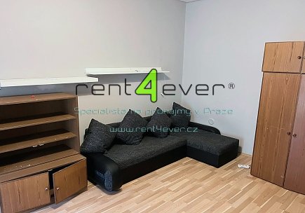 Pronájem bytu, Libeň, U Libeňského pivovaru, byt 1+1, 40 m2, cihla, částečně zařízený nábytkem, Rent4Ever.cz