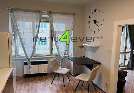 Pronájem bytu, Libeň, U Libeňského pivovaru, byt 1+1, 40 m2, cihla, částečně zařízený nábytkem, Rent4Ever.cz