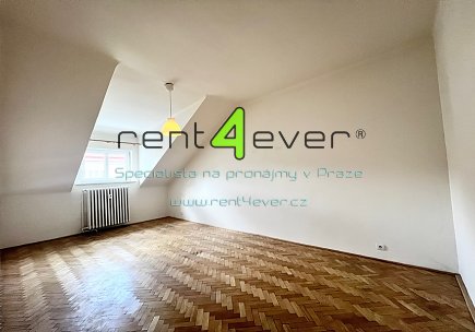 Pronájem bytu, Nusle, Petra Rezka, byt 2+kk, 41 m2, cihla, výtah, nezařízený nábytkem, Rent4Ever.cz