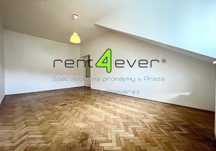 Pronájem bytu, Nusle, Petra Rezka, byt 2+kk, 41 m2, cihla, výtah, nezařízený nábytkem, Rent4Ever.cz