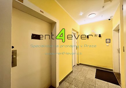 Pronájem bytu, Nusle, Petra Rezka, byt 2+kk, 41 m2, cihla, výtah, nezařízený nábytkem, Rent4Ever.cz