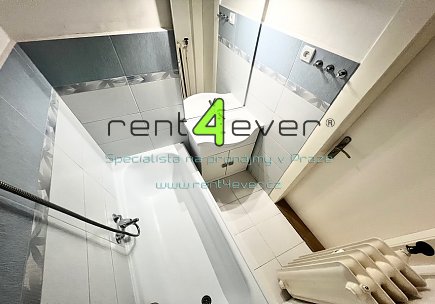 Pronájem bytu, Nusle, Petra Rezka, byt 2+kk, 41 m2, cihla, výtah, nezařízený nábytkem, Rent4Ever.cz