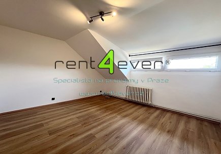 Pronájem bytu, Modřany, V hájkách, byt 3+kk v RD, 80 m2, cihla, balkon, nezařízený nábytkem, Rent4Ever.cz