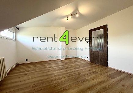 Pronájem bytu, Modřany, V hájkách, byt 3+kk v RD, 80 m2, cihla, balkon, nezařízený nábytkem, Rent4Ever.cz