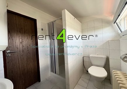 Pronájem bytu, Modřany, V hájkách, byt 3+kk v RD, 80 m2, cihla, balkon, nezařízený nábytkem, Rent4Ever.cz