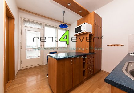 Pronájem bytu, Břevnov, Bělohorská, byt 1+1, 48 m2, cihla, terasa, komora, výtah, část. zařízený, Rent4Ever.cz