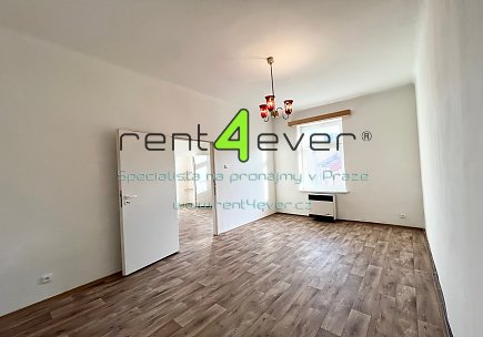 Pronájem bytu, Vysočany, Poděbradská, byt 1+1, 35 m2, po rekonstrukci, komora, nezařízený, Rent4Ever.cz