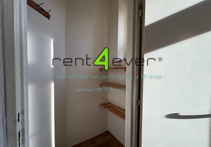 Pronájem bytu, Vysočany, Poděbradská, byt 1+1, 35 m2, po rekonstrukci, komora, nezařízený, Rent4Ever.cz