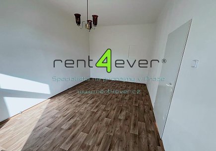 Pronájem bytu, Vysočany, Poděbradská, byt 1+1, 35 m2, po rekonstrukci, komora, nezařízený, Rent4Ever.cz