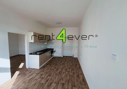 Pronájem bytu, Vysočany, Poděbradská, byt 1+1, 35 m2, po rekonstrukci, komora, nezařízený, Rent4Ever.cz