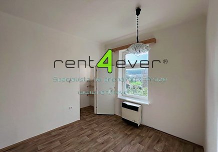 Pronájem bytu, Vysočany, Poděbradská, byt 1+1, 35 m2, po rekonstrukci, komora, nezařízený, Rent4Ever.cz