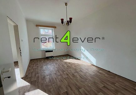 Pronájem bytu, Vysočany, Poděbradská, byt 1+1, 35 m2, po rekonstrukci, komora, nezařízený, Rent4Ever.cz