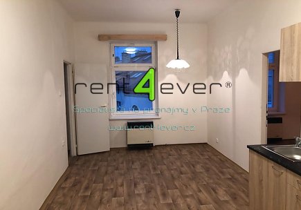 Pronájem bytu, Vysočany, Poděbradská, byt 1+1, 35 m2, po rekonstrukci, komora, nezařízený, Rent4Ever.cz