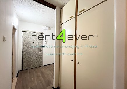 Pronájem bytu, Kobylisy, Frýdlantská, byt 3+1, 74 m2, lodžie, výtah, nezařízený nábytkem, Rent4Ever.cz