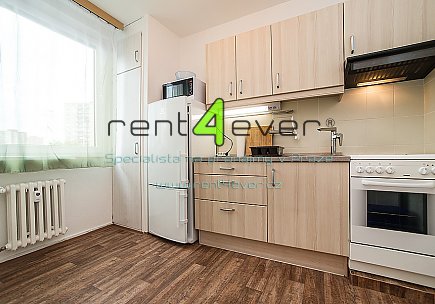 Pronájem bytu, Hlubočepy, Lamačova, byt 2+1, 45 m2, sklep, výtah, šatna, částečně zařízený, Rent4Ever.cz